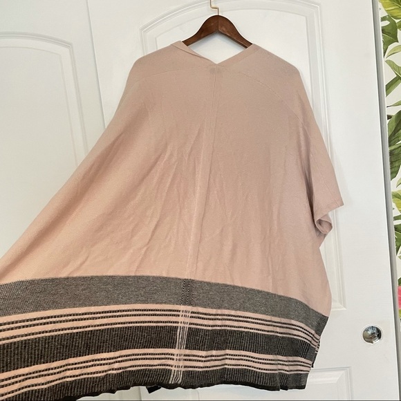 Vince Cashmere Wool blend Striped Hem Knit Poncho Cardigan cream stripe shawl - Picture 6 of 8